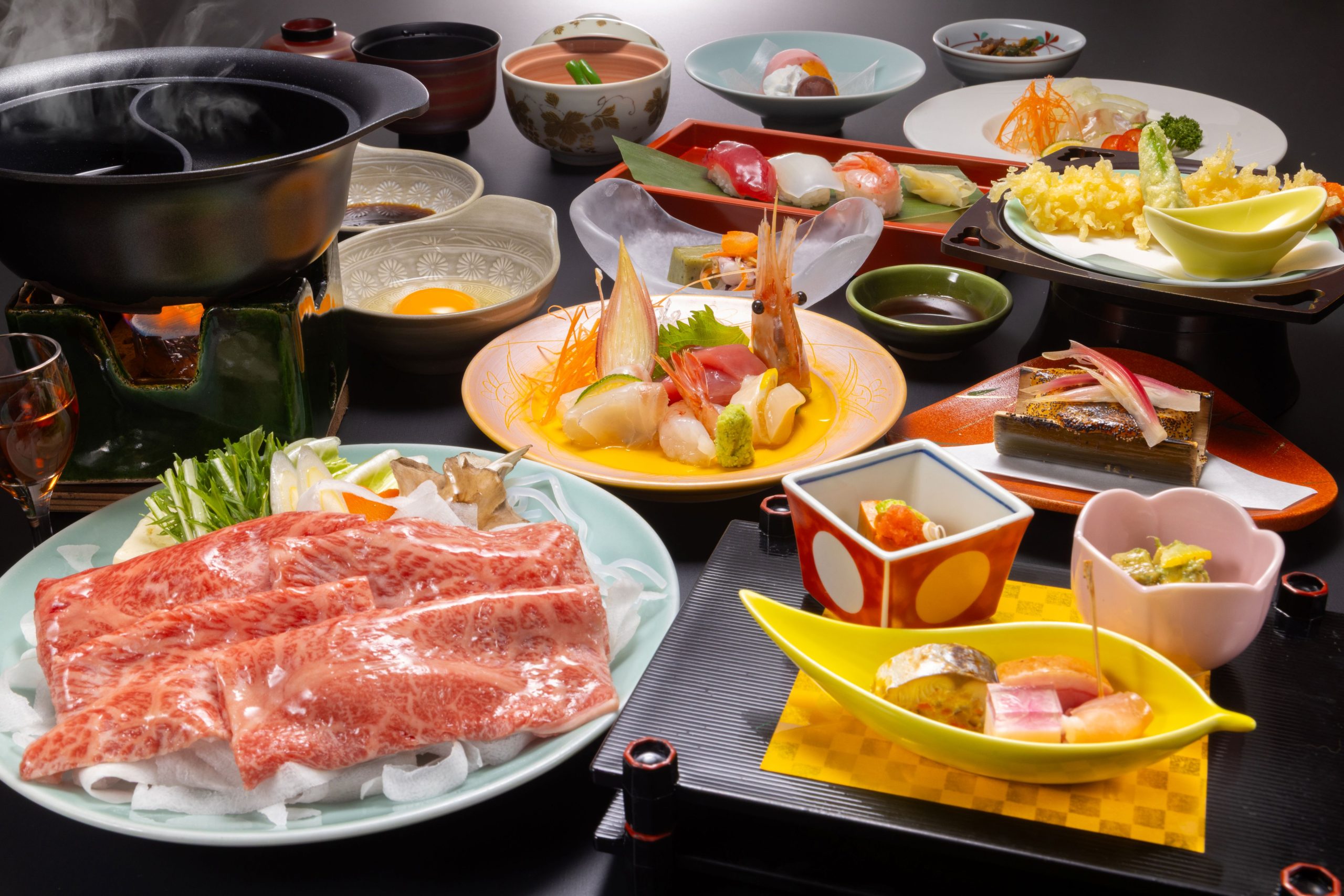 ◆贅沢グルメコース◆自分へのご褒美や大切な方と思い出に残るひとときに山形牛すき焼と温泉で贅沢ご褒美旅♪